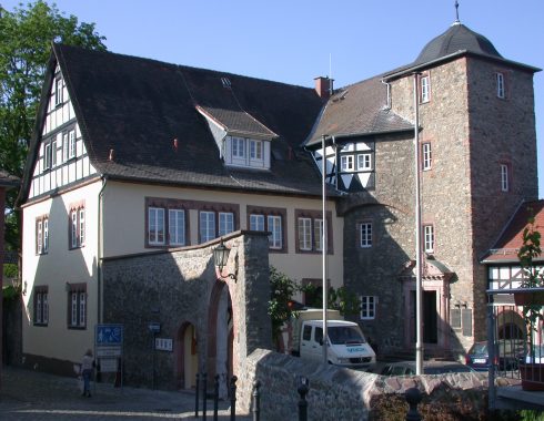 Fassadensanierung und Dachausbau mit neuen Gauben an Rathaus