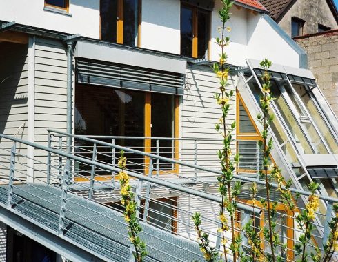 Neubau Einfamilienhaus mit Steg zum Garten